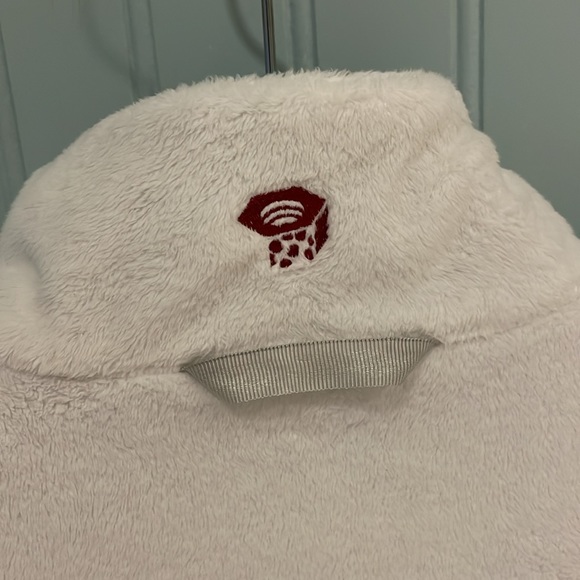 Gorgeous mountain hardwear two layer coat - Picture 13 of 17